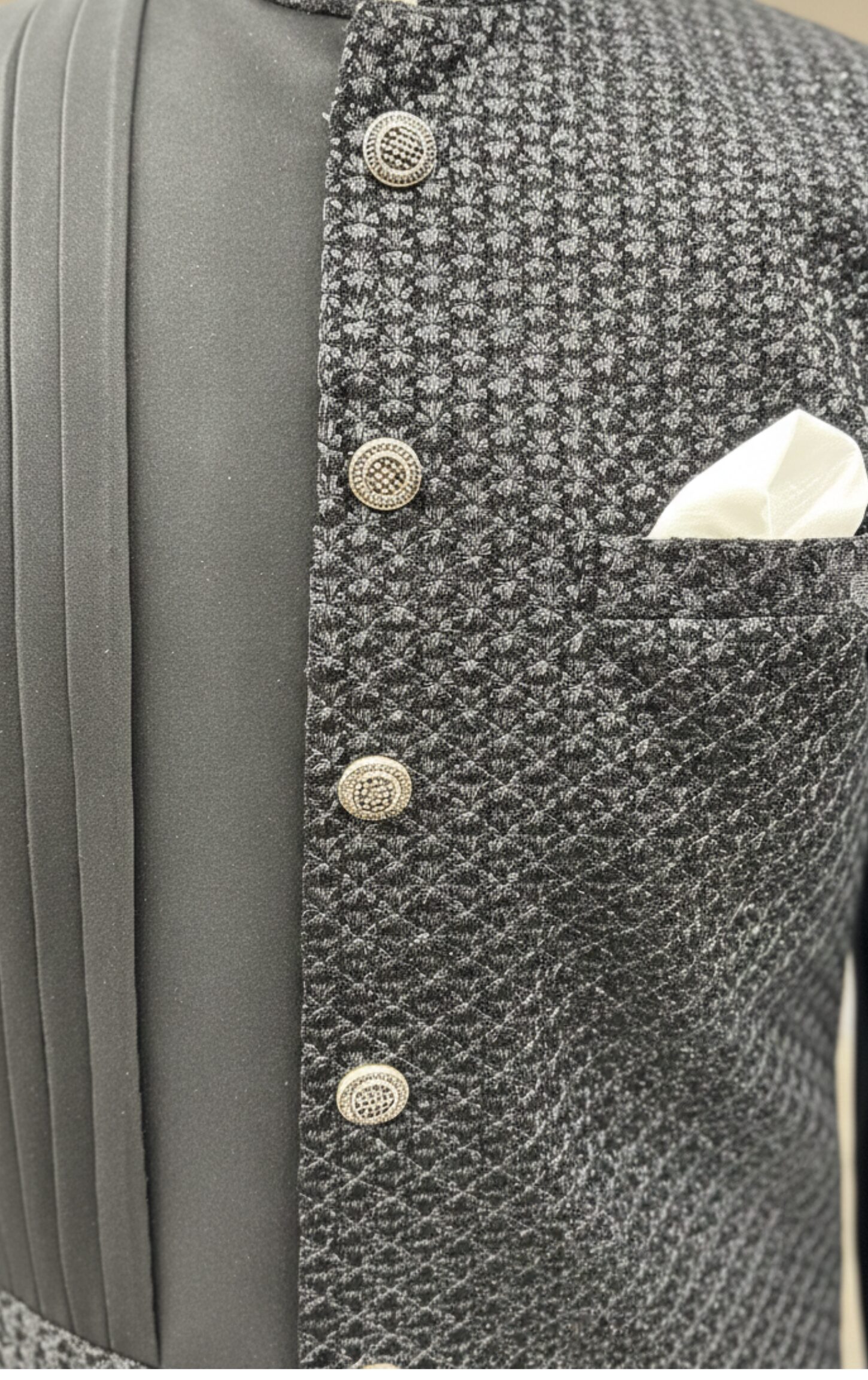 Modern Black Pleated Bandhga - Image 5