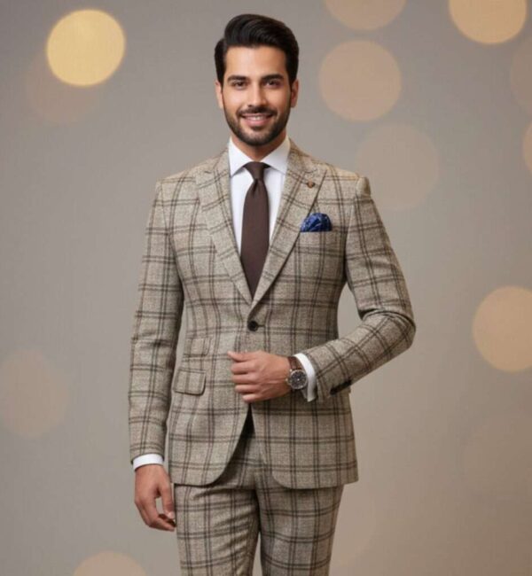 Vintage Elegance Beige Plaid Slim-Fit Executive Suit