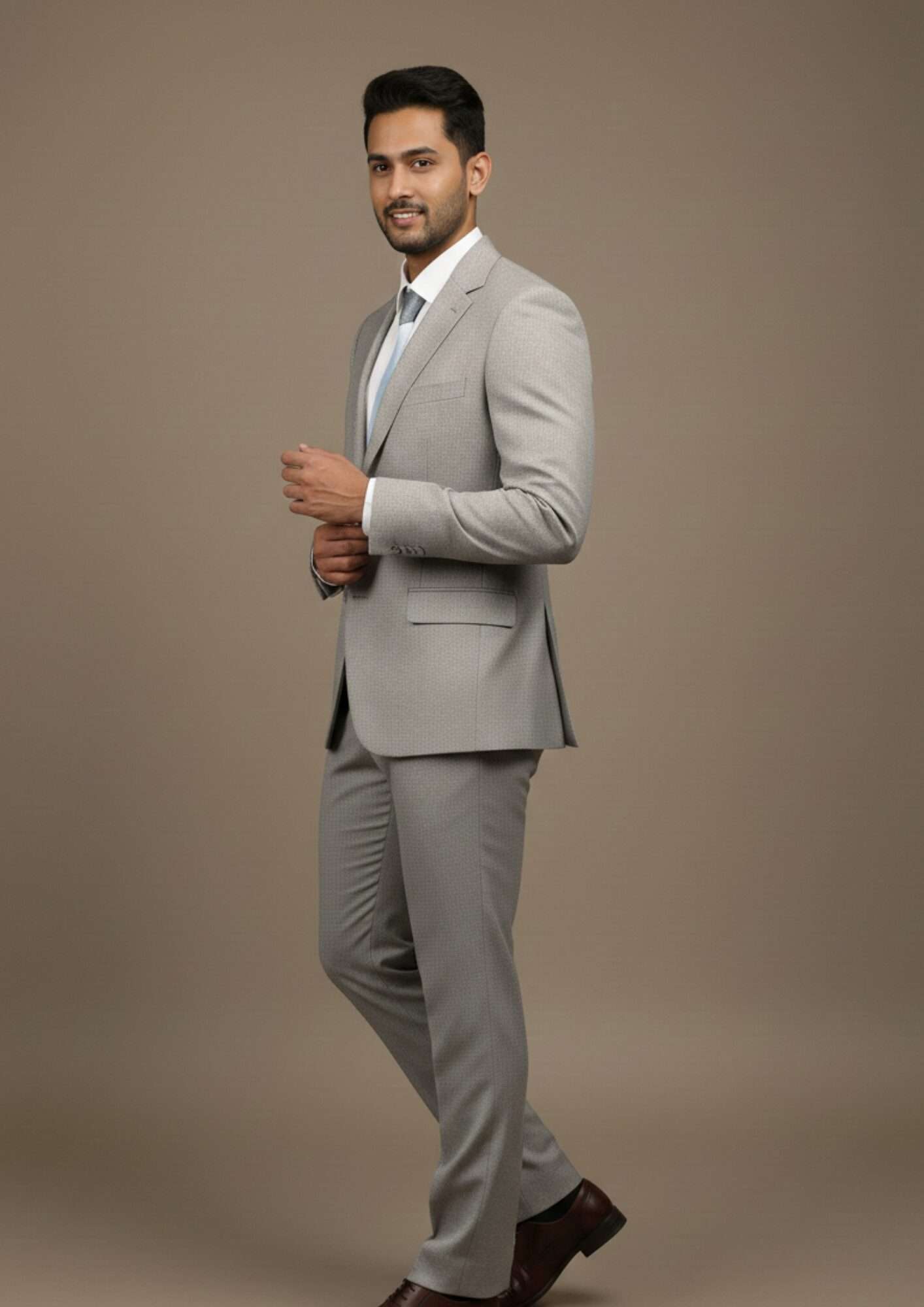 Urban Elite Silver-Grey Textured Slim-Fit Suit - Image 4